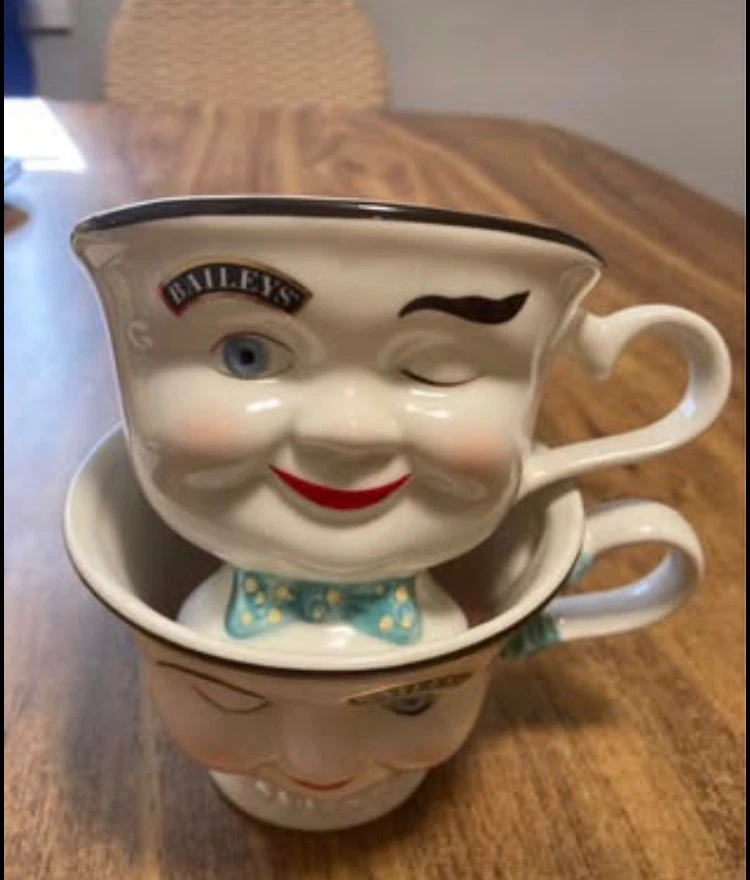 Baileys Irish Cream 'Winking Eye' Cups - photo 2