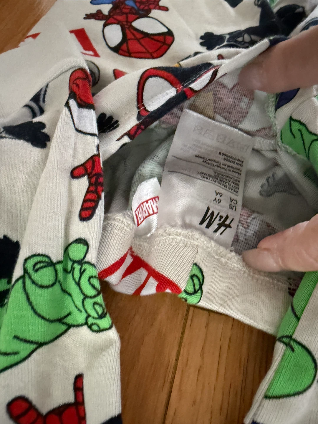Size 6 Marvel worn once size 6 pjs - photo 3