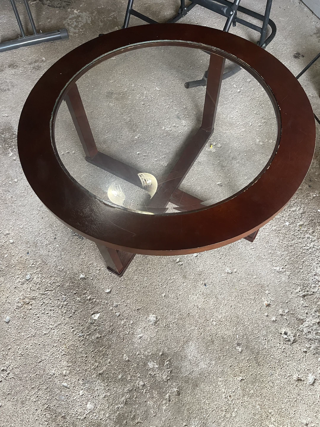 Round wooden coffee table with glass top - photo 3