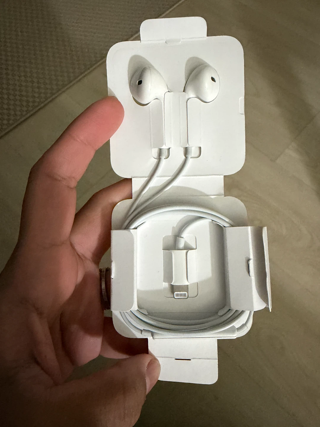 Apple EarPods with Lightning Connector
