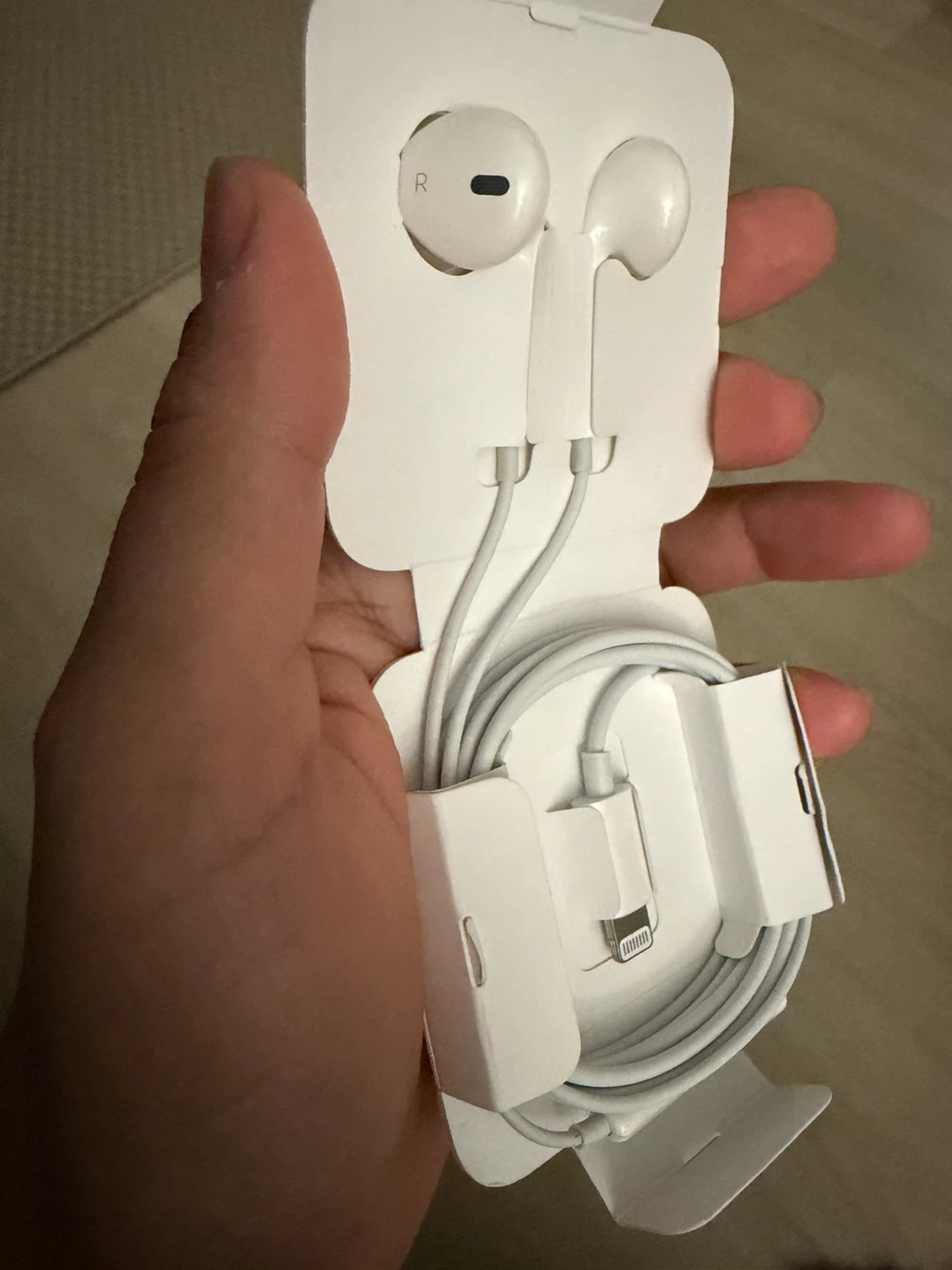 Apple EarPods with Lightning Connector - photo 2