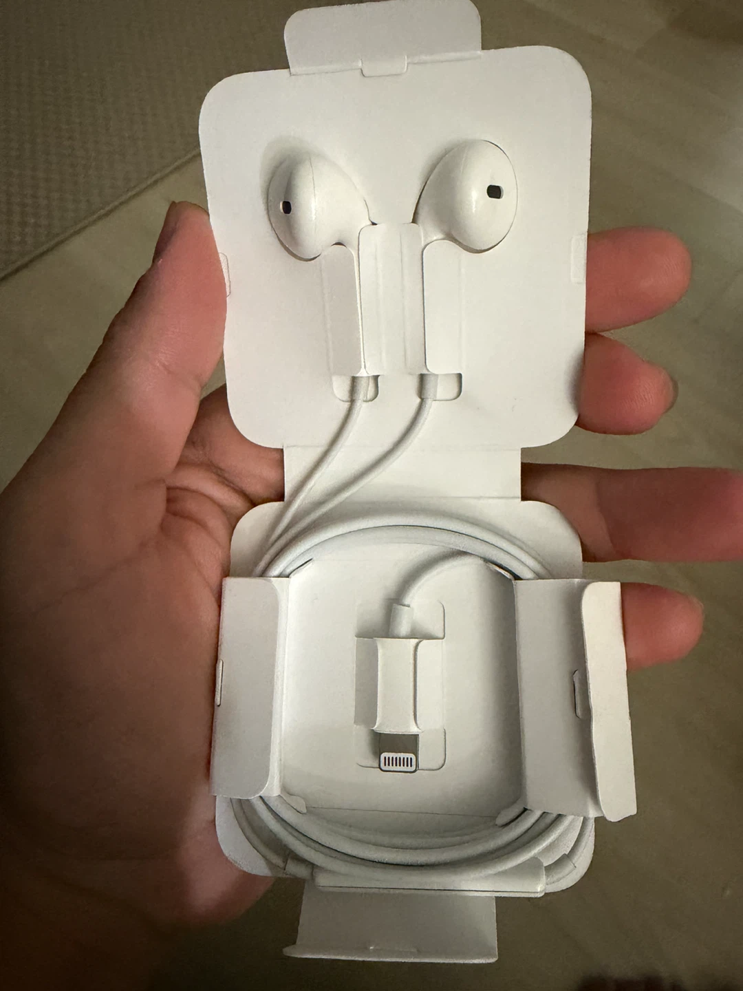 Apple EarPods with Lightning Connector - photo 3