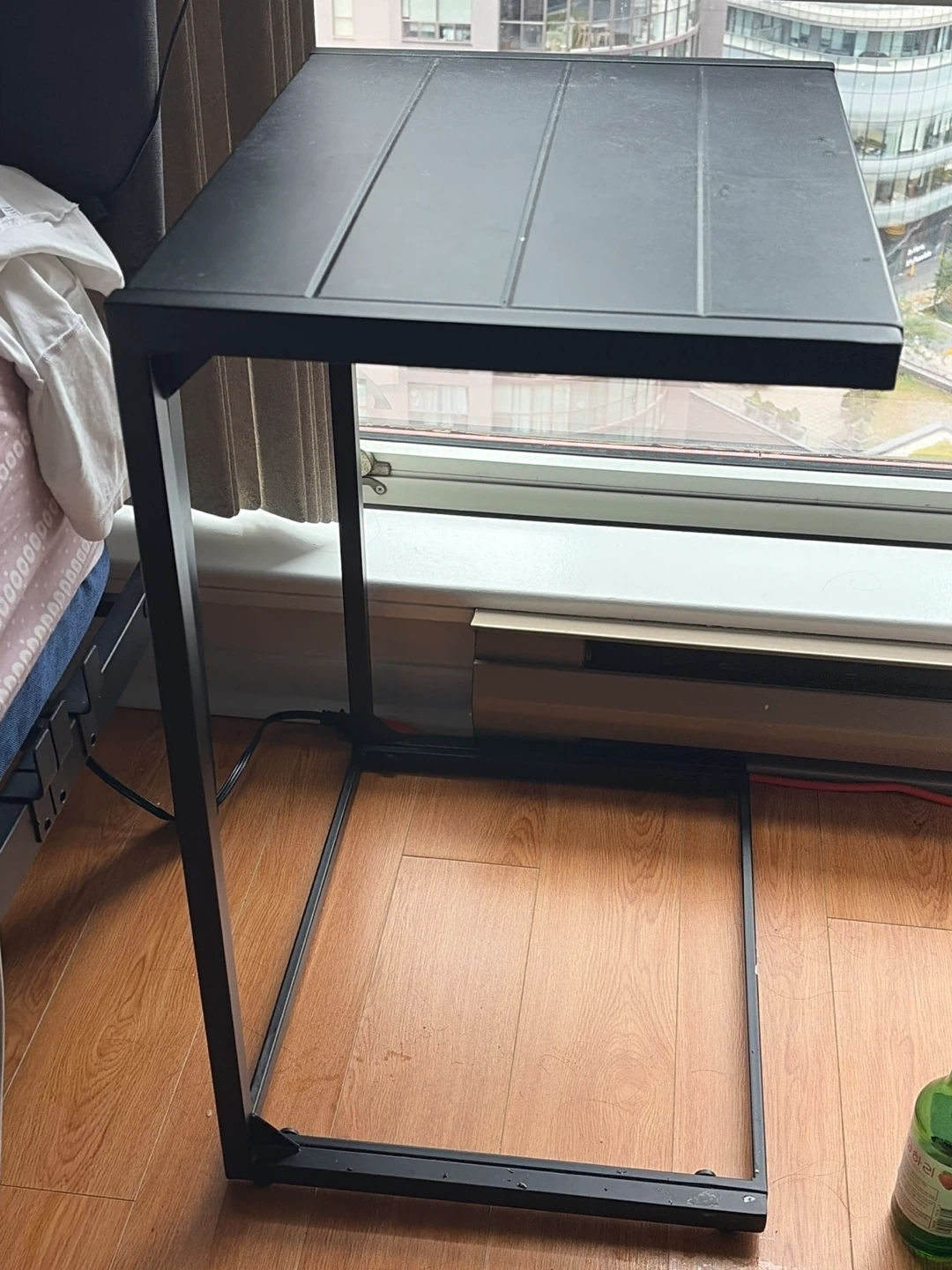 Black Metal C-Shaped Side Table Laptop desk - photo 3