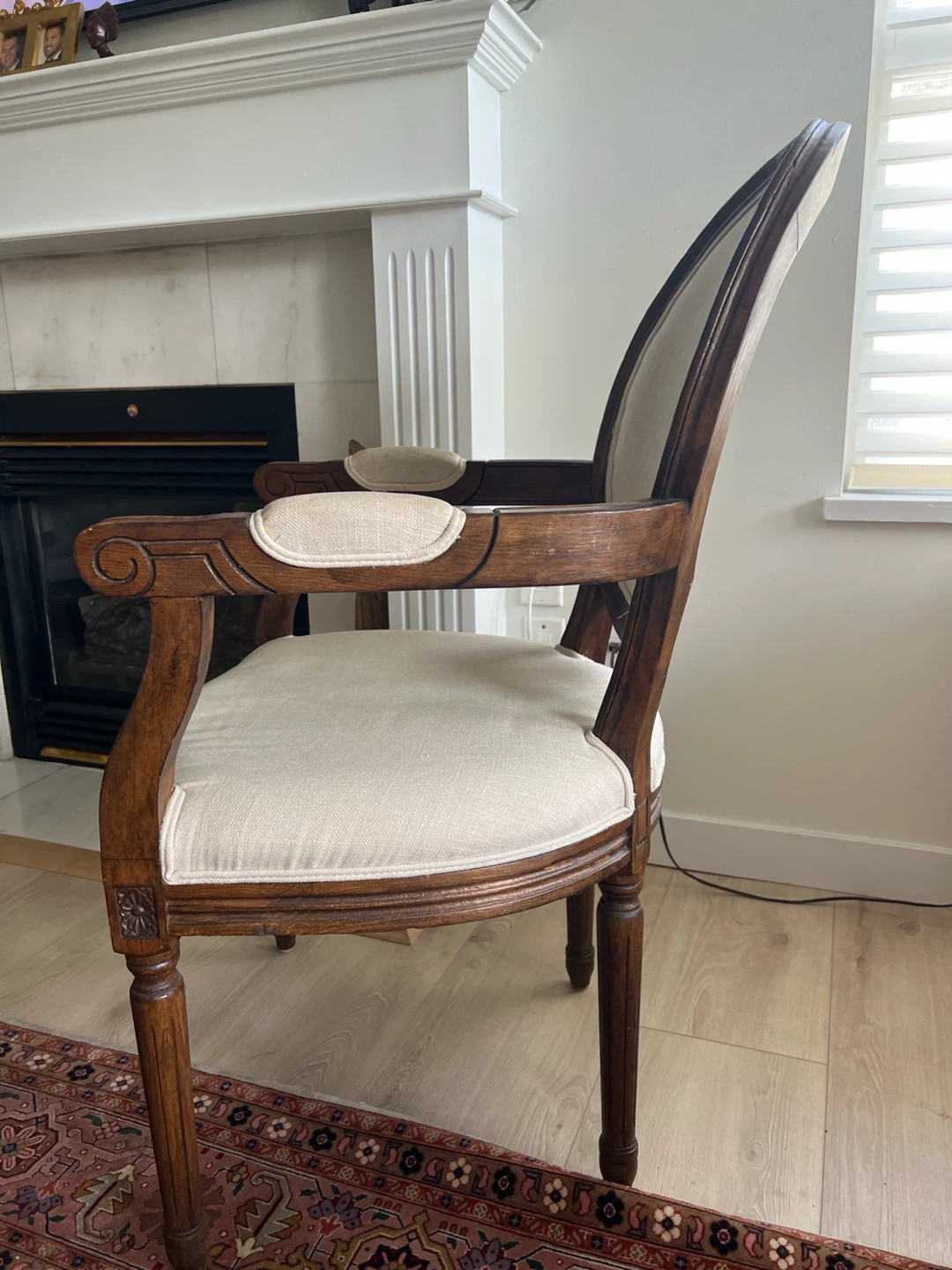 Vintage Style Oval Back Armchair - photo 2