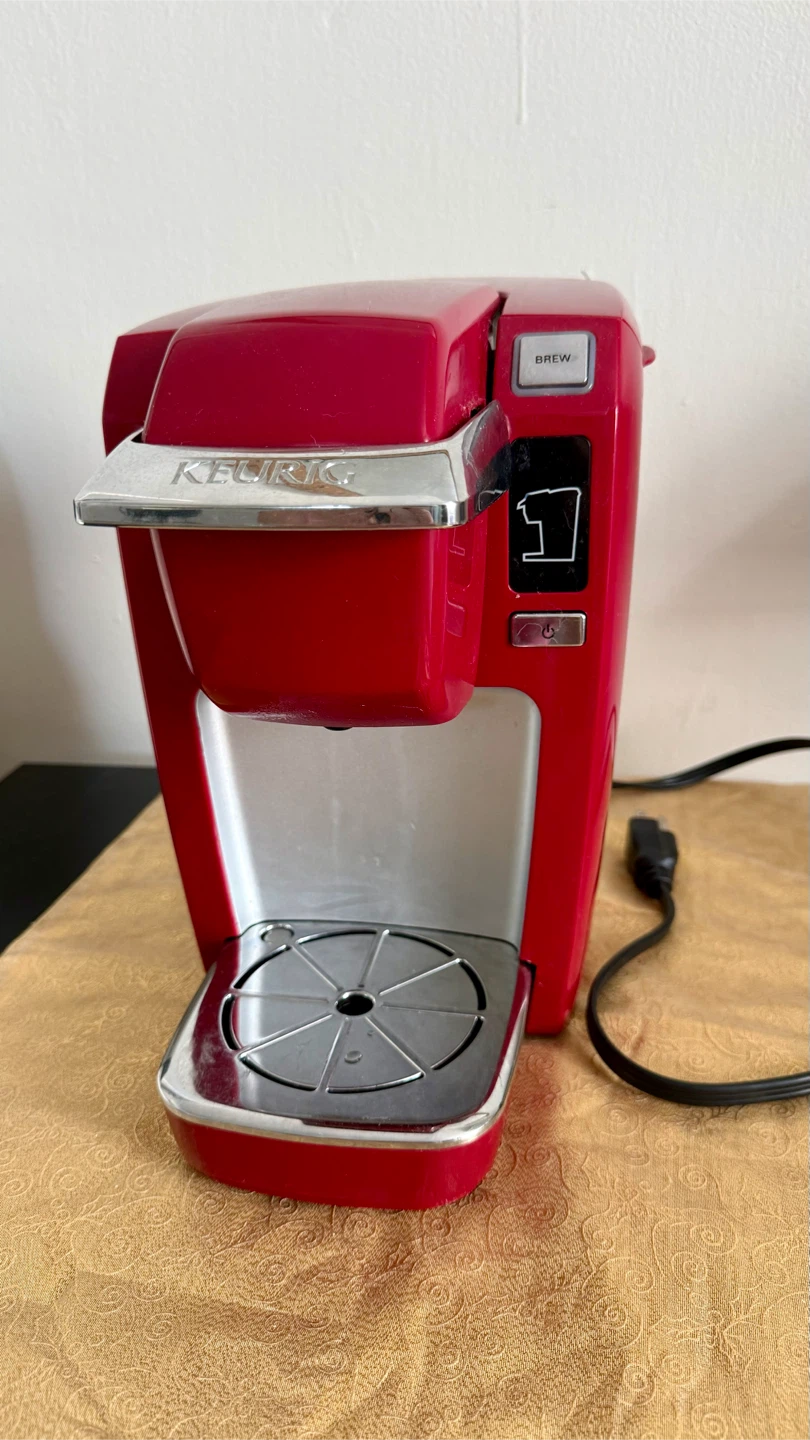Keurig K10 Mini Plus Brewing System - Poinciana Red