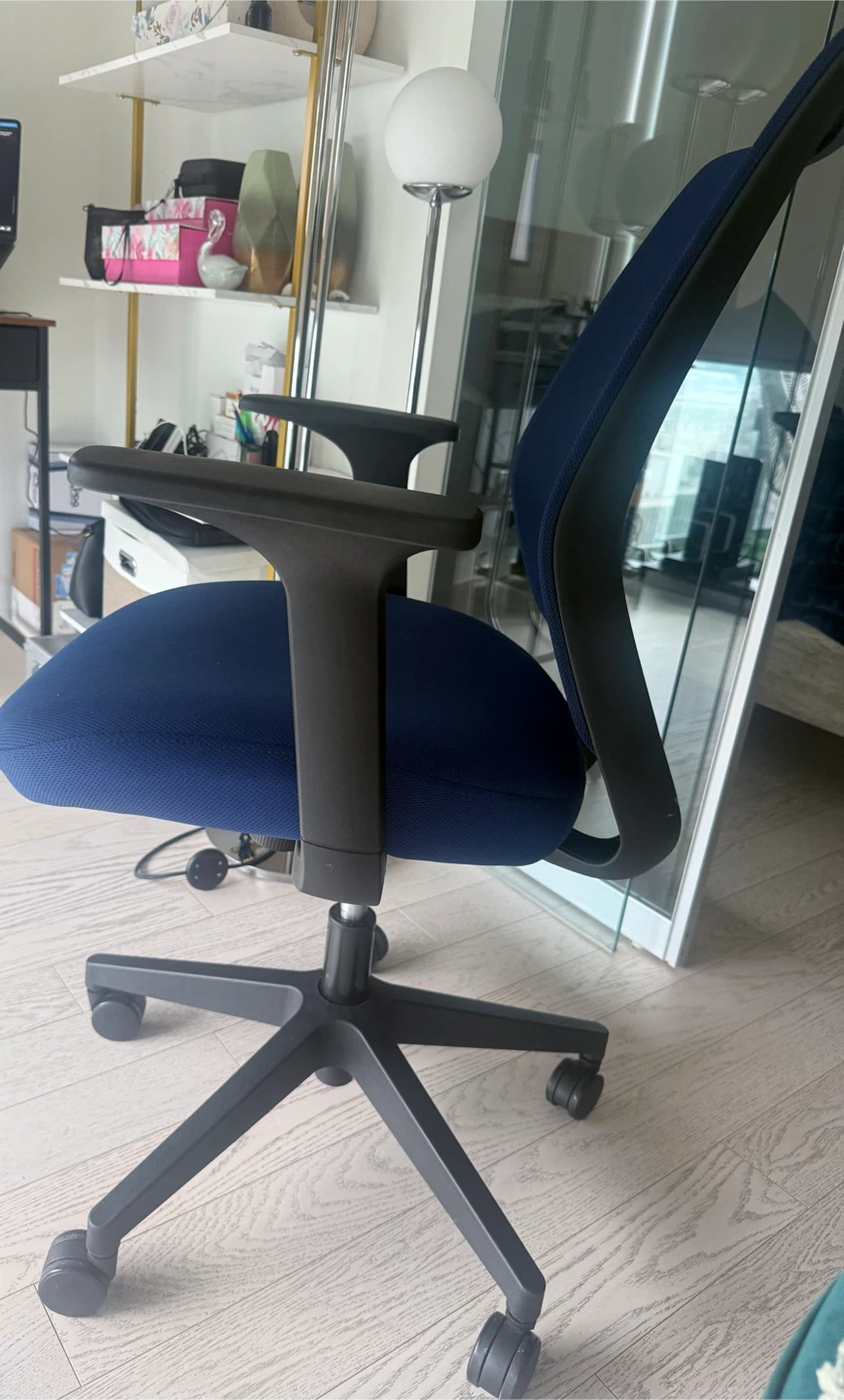 Blue Mesh Office Chair - photo 2