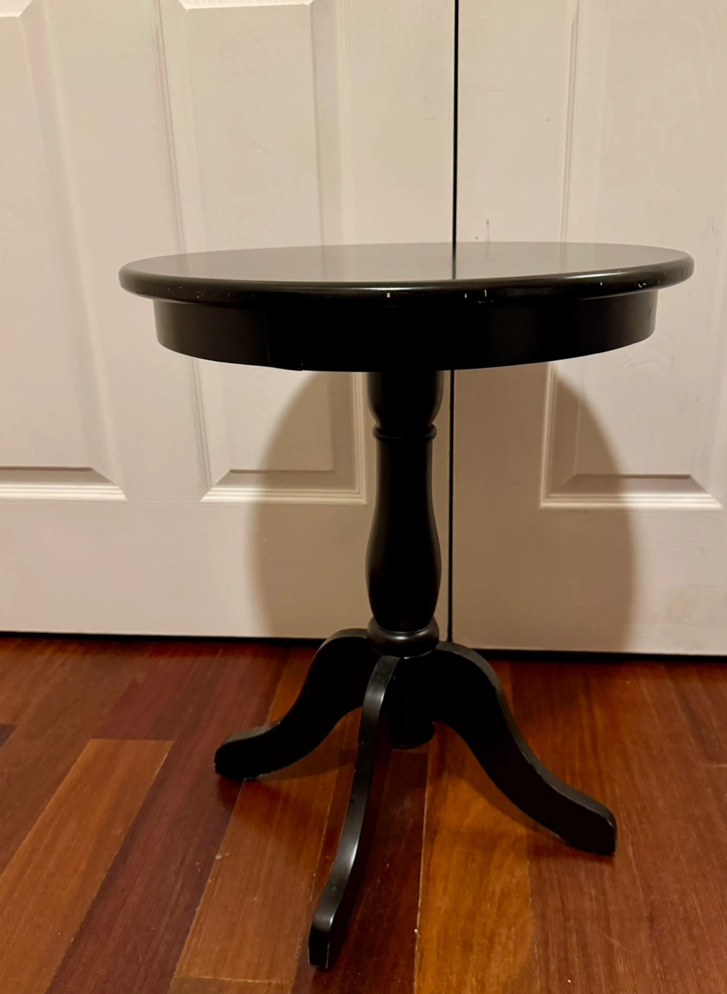 Black round pedestal side table - photo 3