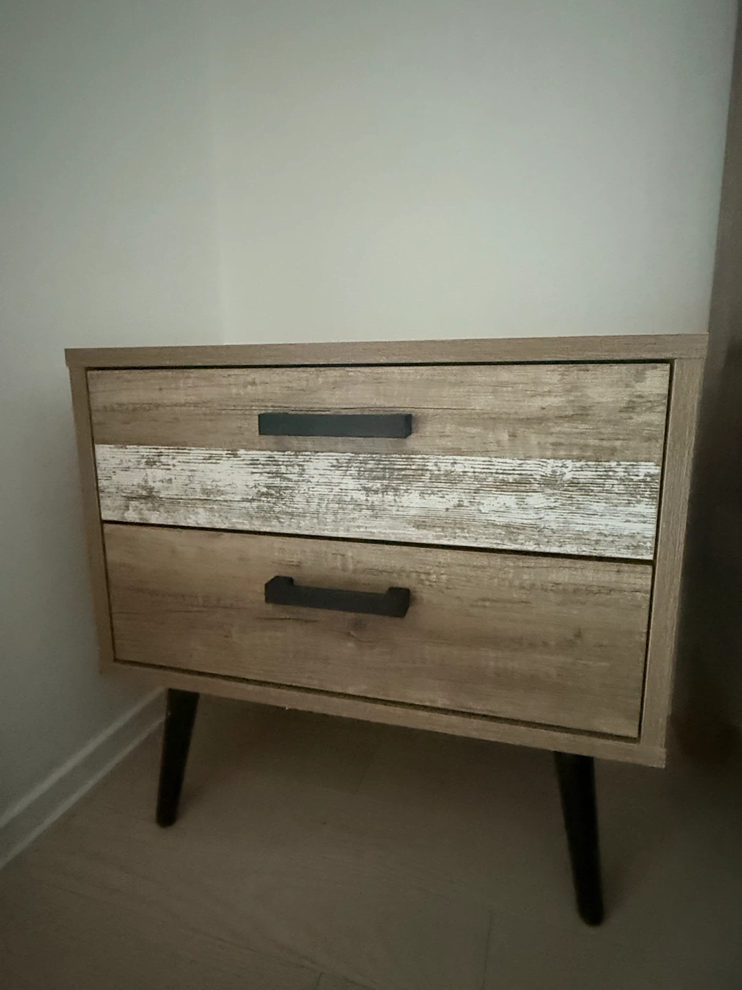 Queen size bed and nightstands - photo 2
