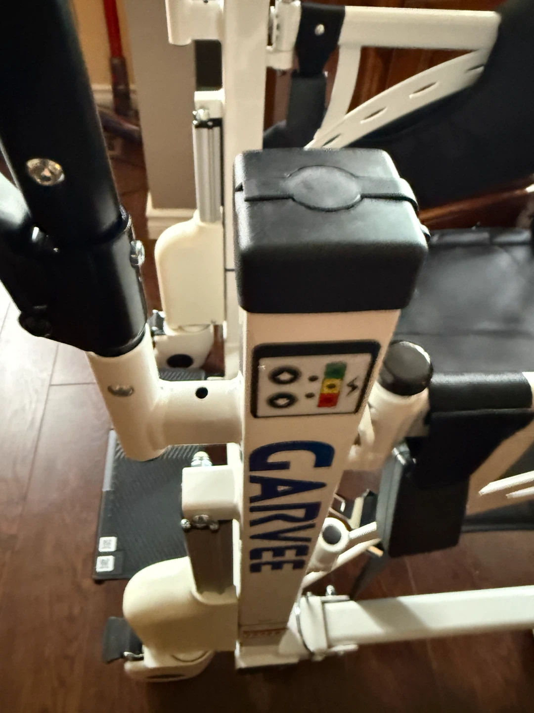 Garvee  hydraulic  transfer chair with remote - photo 3