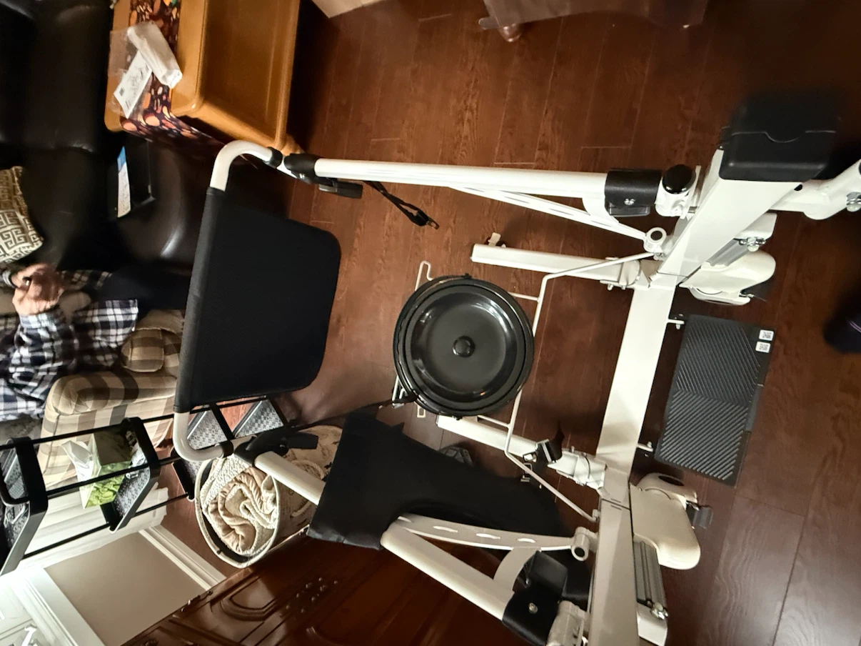 Garvee  hydraulic  transfer chair with remote - photo 4