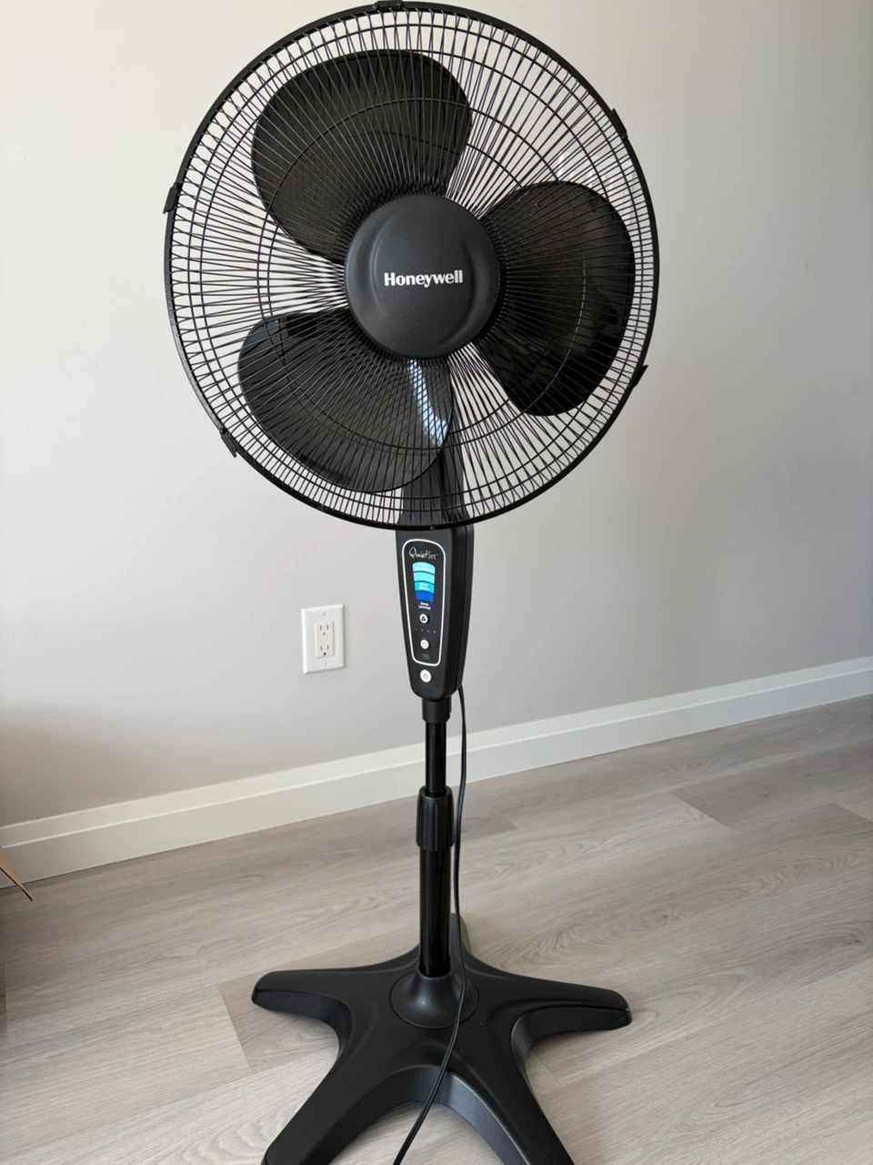 Honeywell QuietSet Pedestal Fan