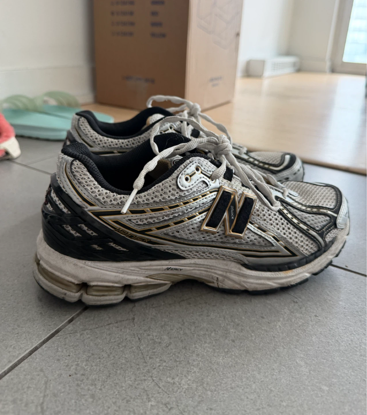 New Balance 1906R sneakers in silver (9.5 mens)