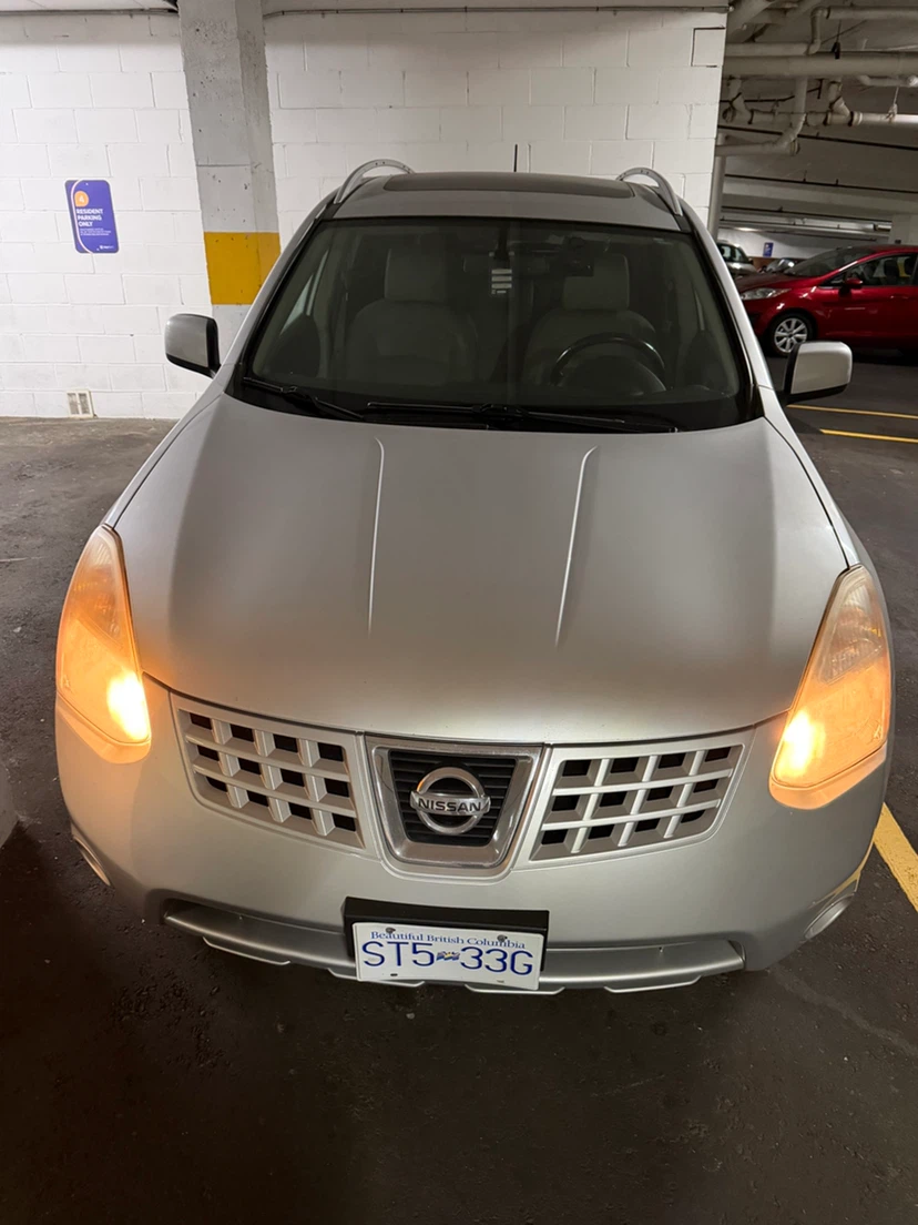 Nissan Rogue Silver SUV ,Excellent condition. 2008 years.