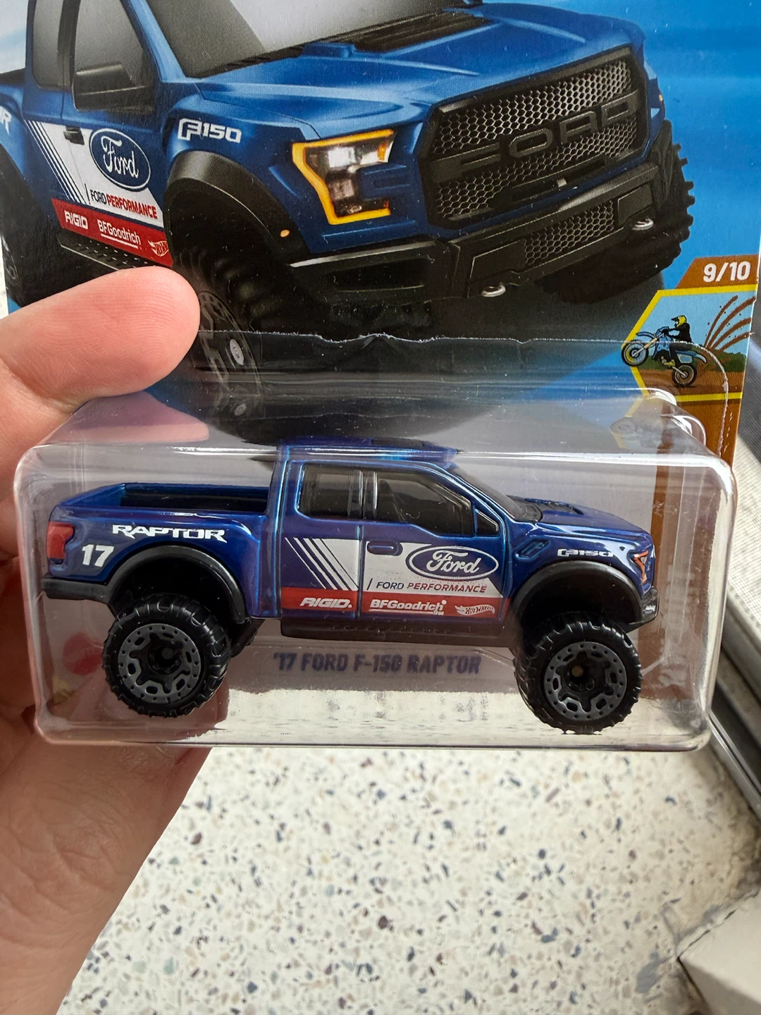 Hot Wheels '17 Ford F-150 Raptor - photo 3