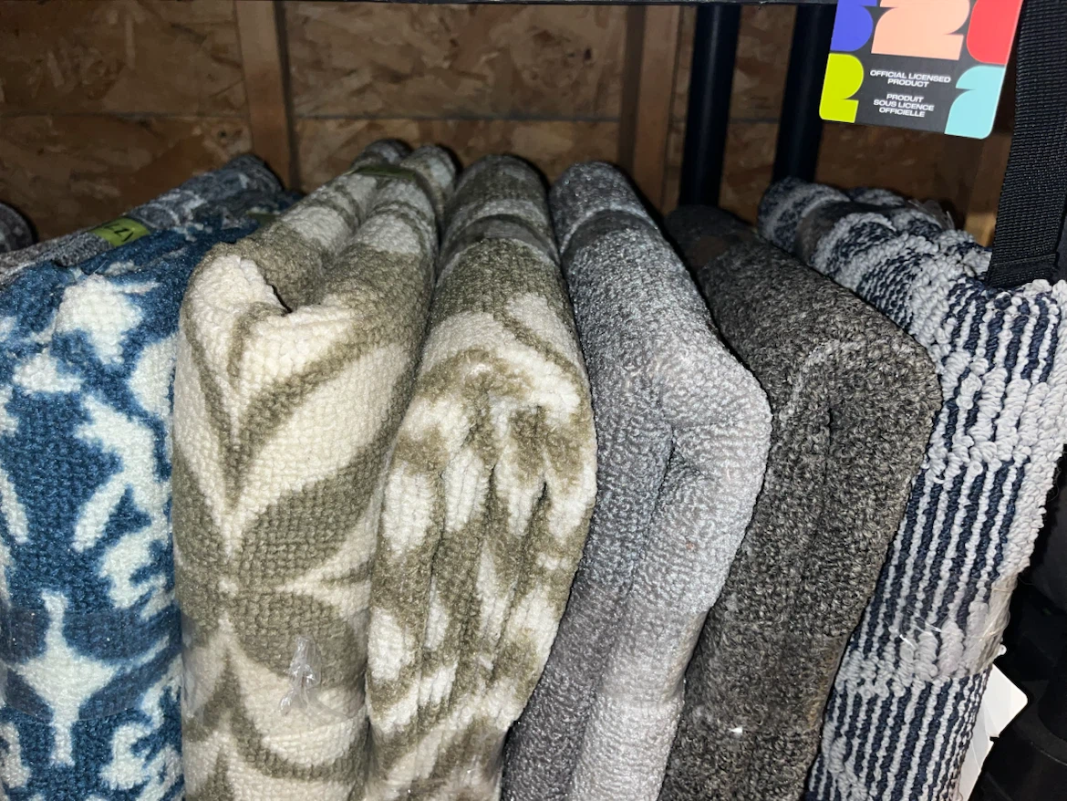 Assorted Accent and Outdoor Rugs - photo 4