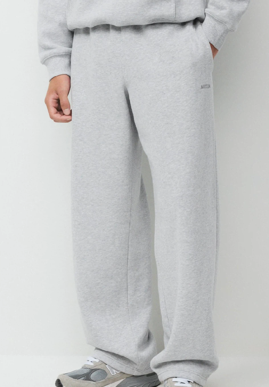 Aritzia Grey Sweatpants - photo 2