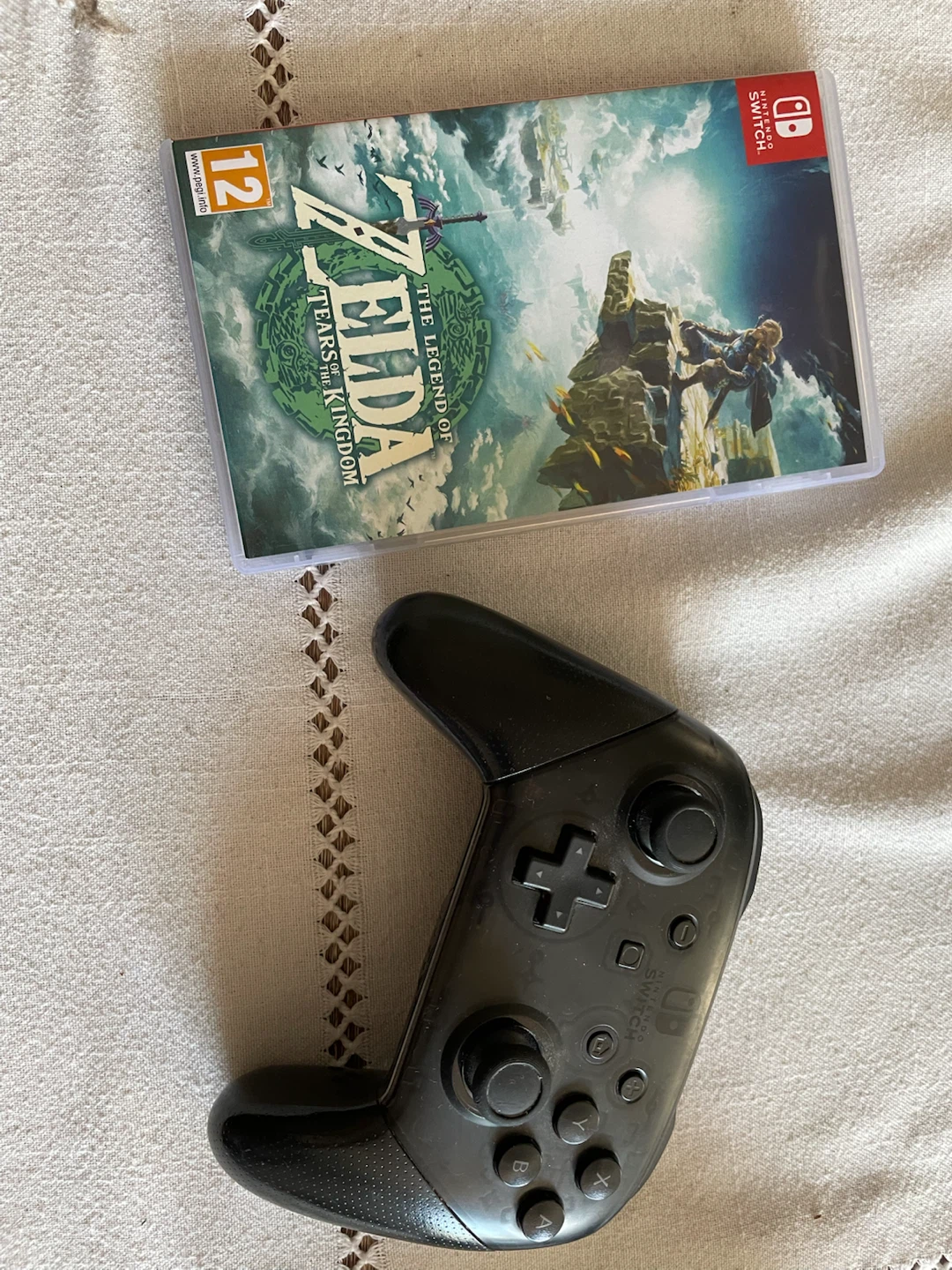 Jeu Switch Zelda Tears of the Kingdom et manette Pro