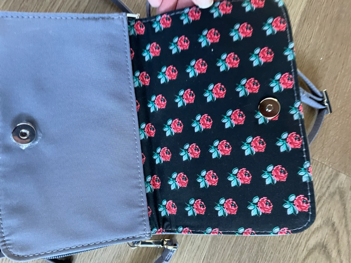 Vera Bradley Quilted Crossbody Wallet - photo 4