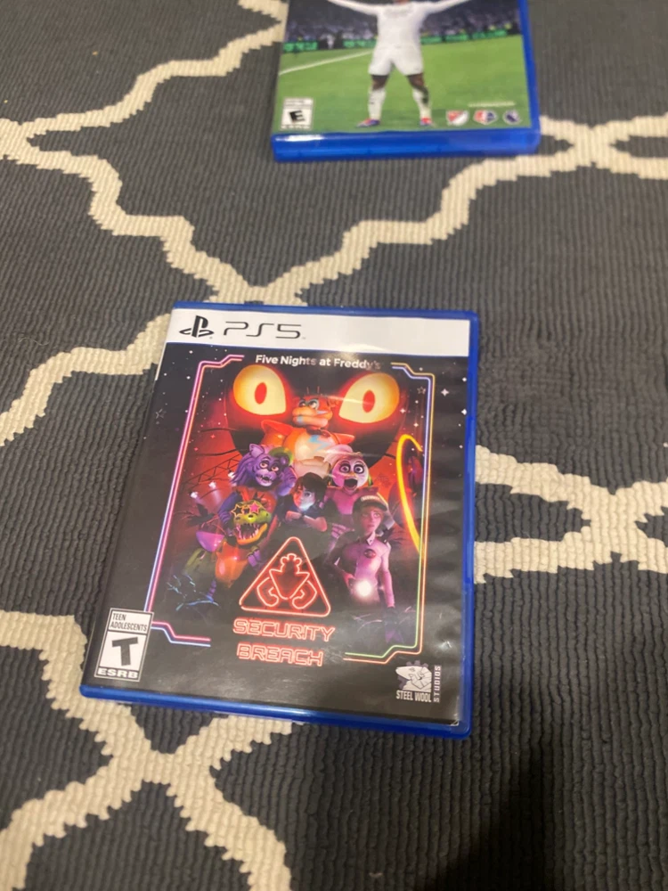 Five Nights at Freddy's: Security Breach for PS5 - photo 2