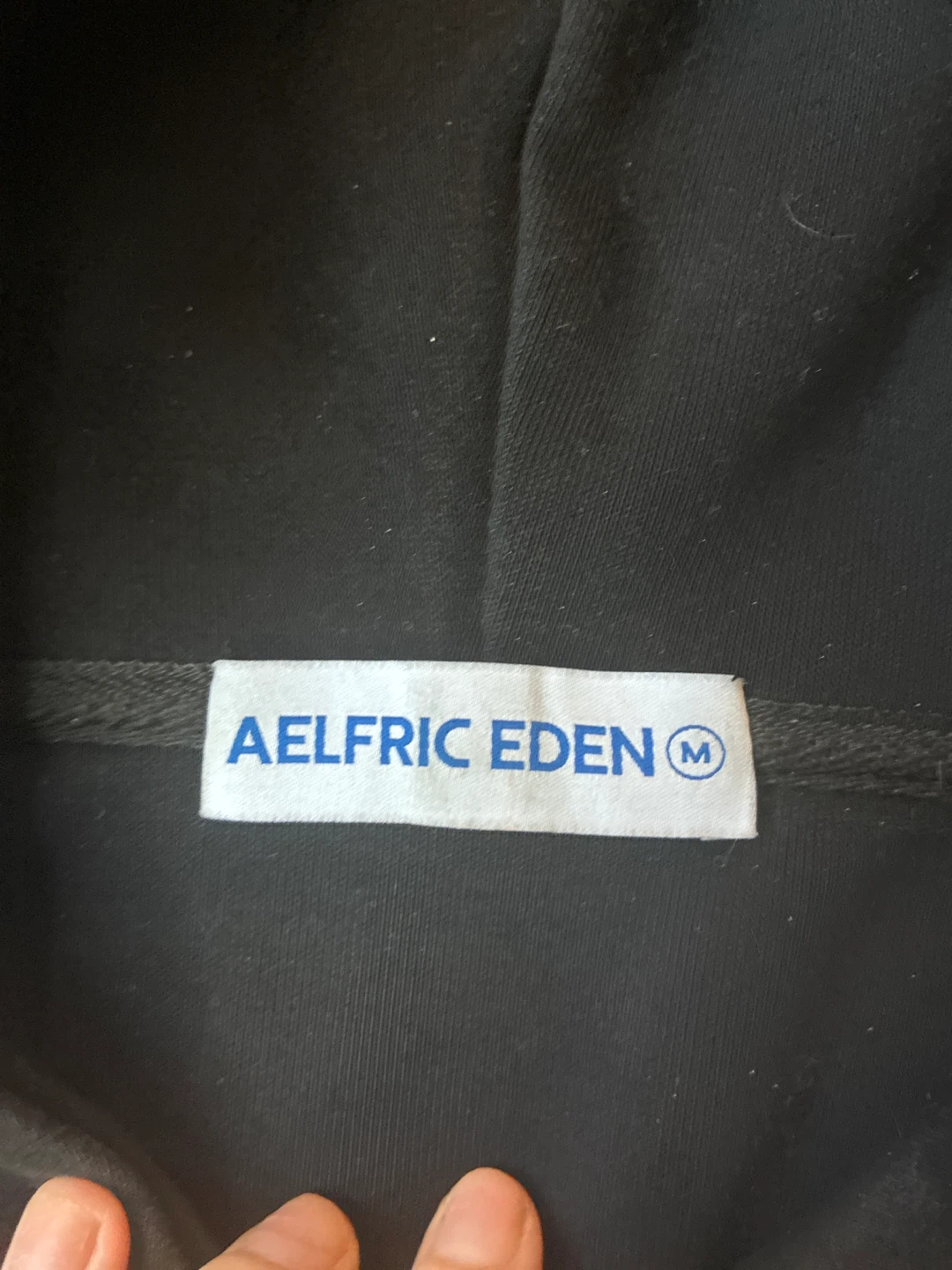 Aelfric Eden black hoodie with rhinestone star details - photo 3