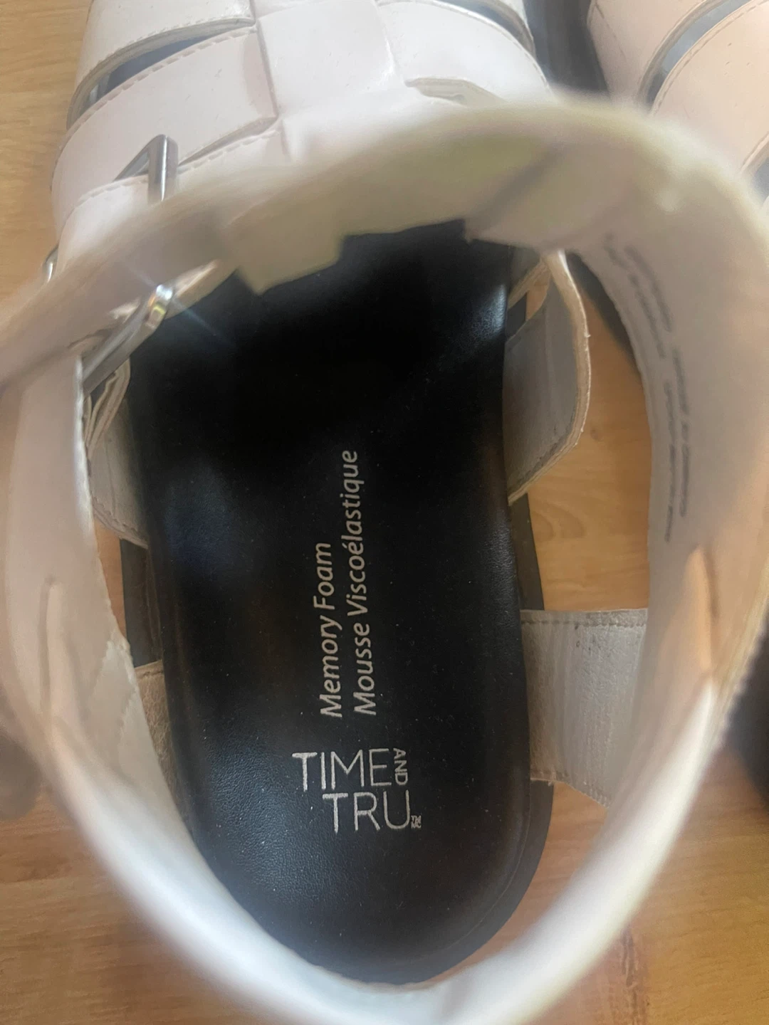 Time and Tru White Sandals Size 6 - photo 2