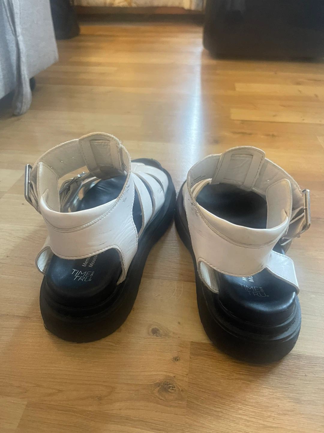 Time and Tru White Sandals Size 6 - photo 5