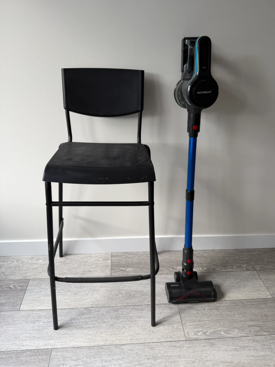 Black Bar Stool + HOMPANY H18 Cordless Stick Vacuum (No Charger)