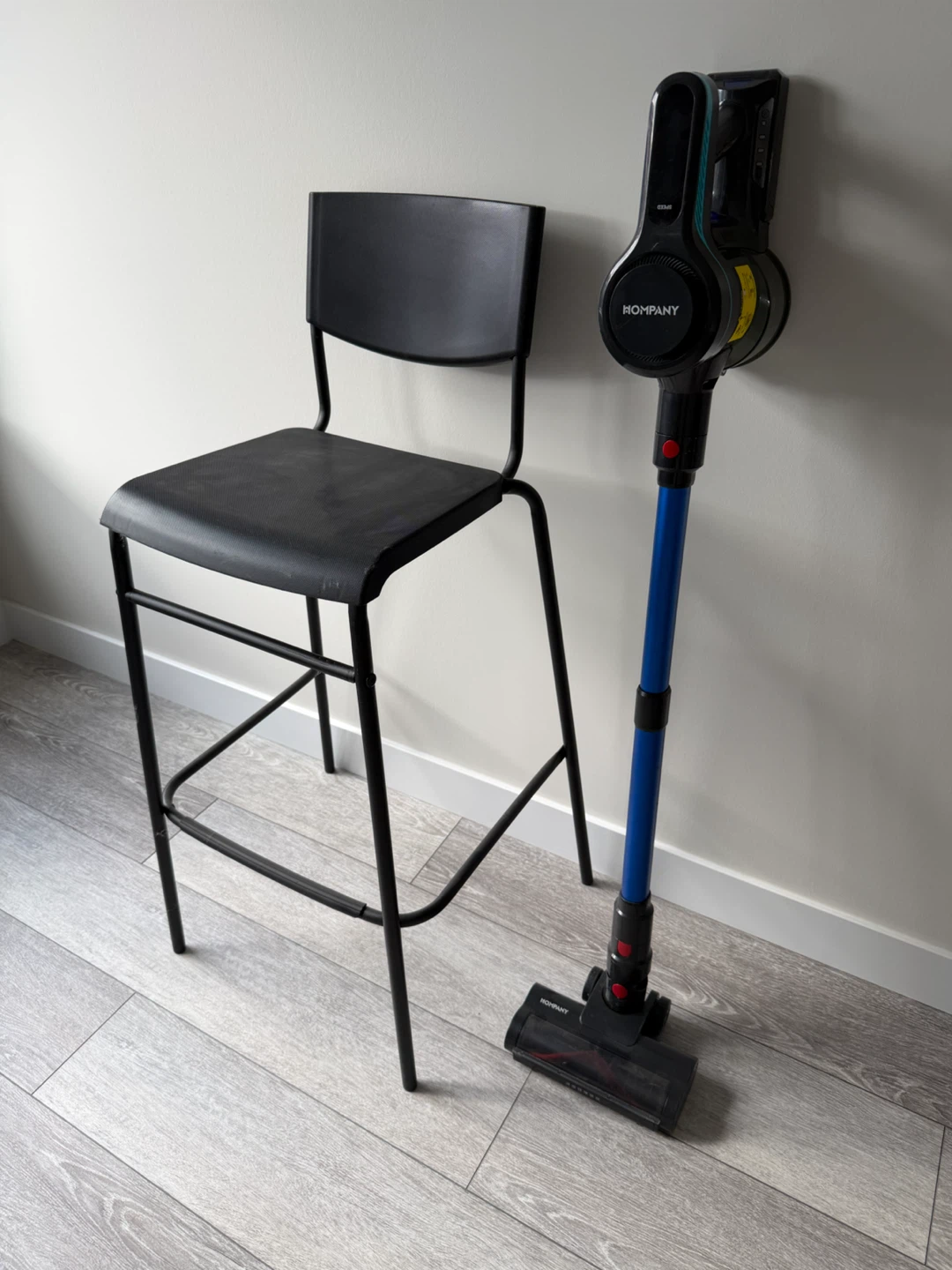 Black Bar Stool + HOMPANY H18 Cordless Stick Vacuum (No Charger) - photo 2
