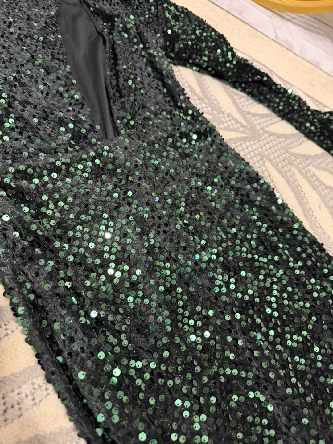 Dark Green Sequin One-Shoulder Dress - photo 2