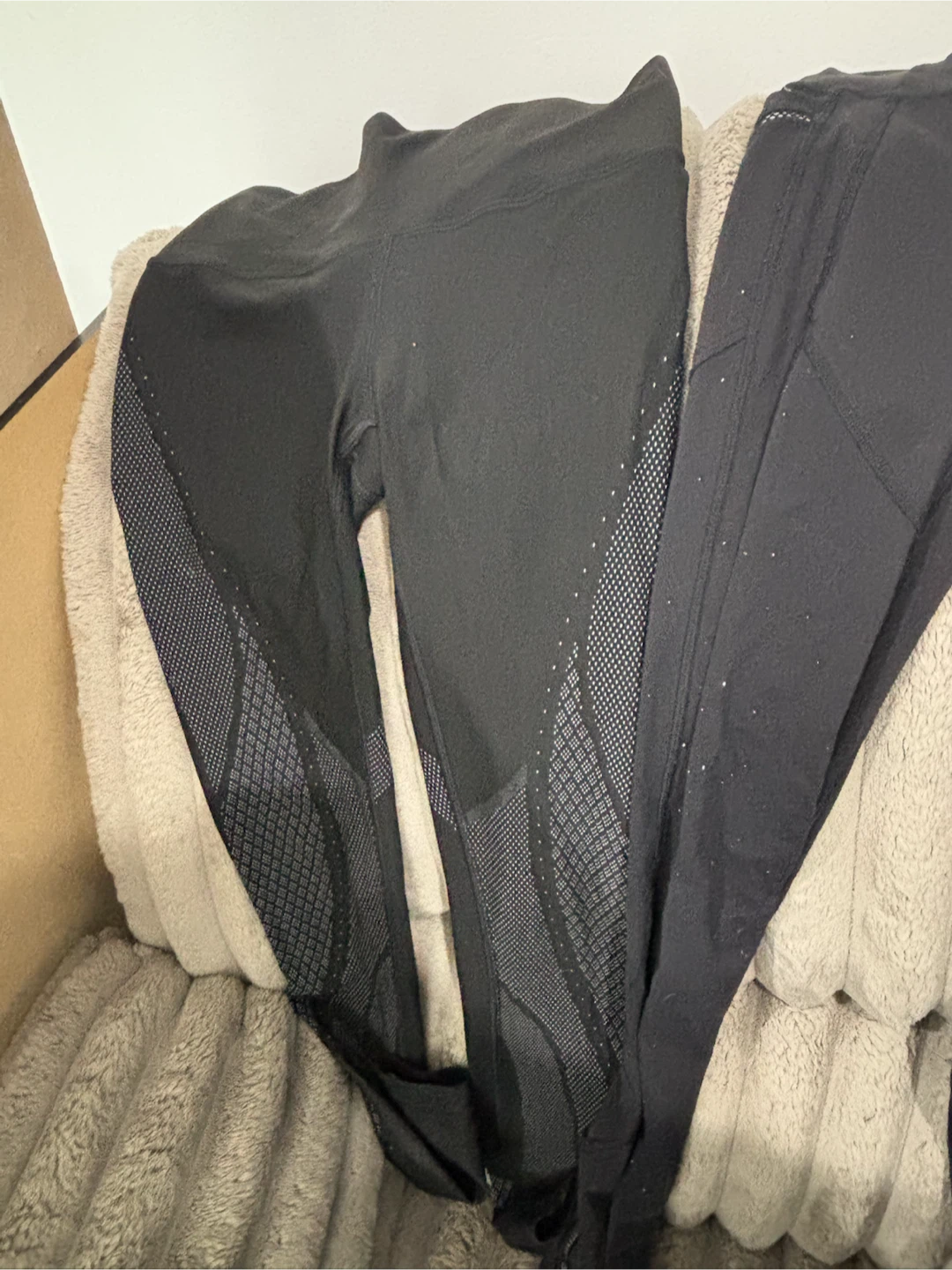 Two pairs of Lululemon leggings - photo 4