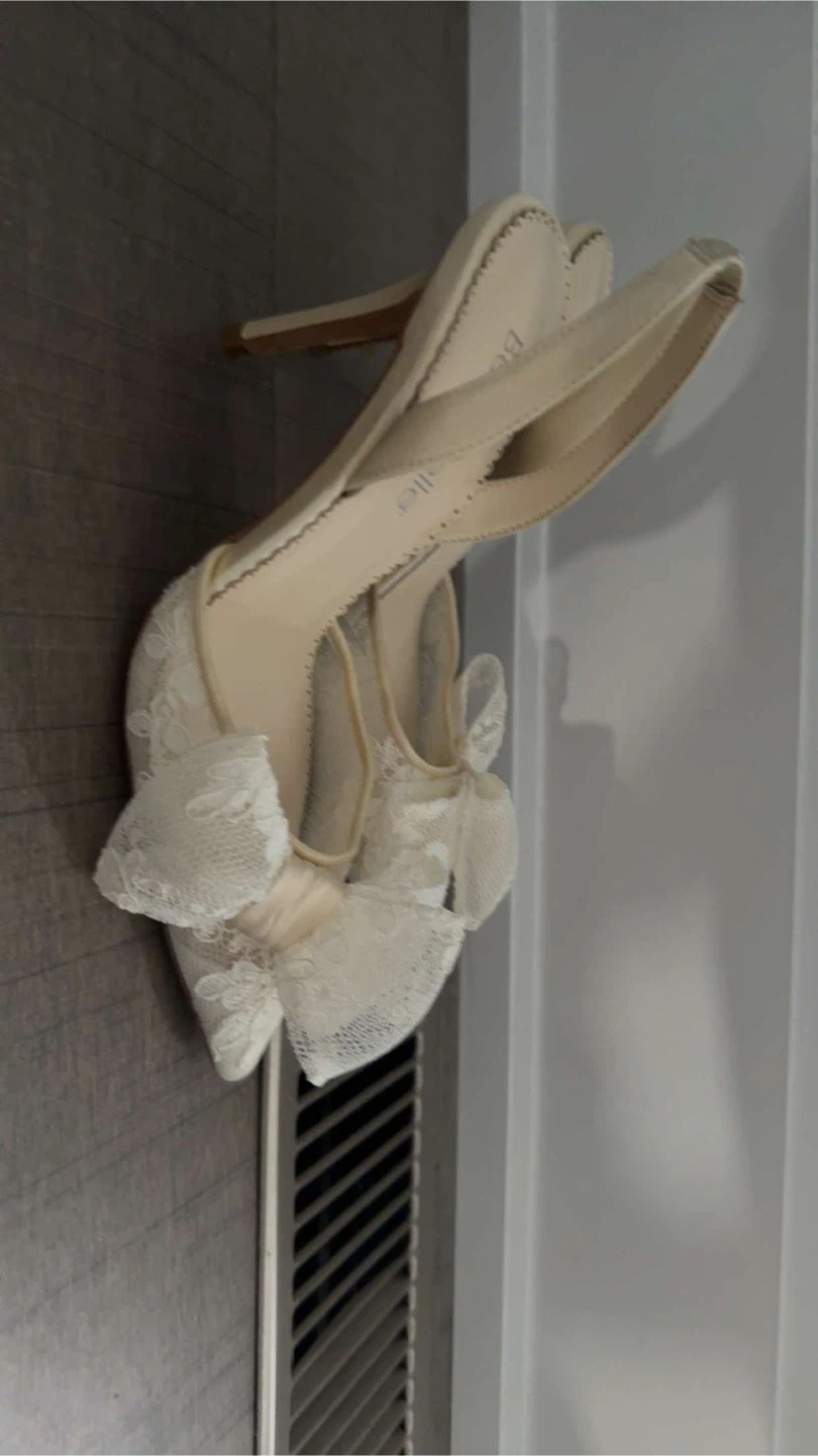 Bella Belle lace slingback heels - photo 2