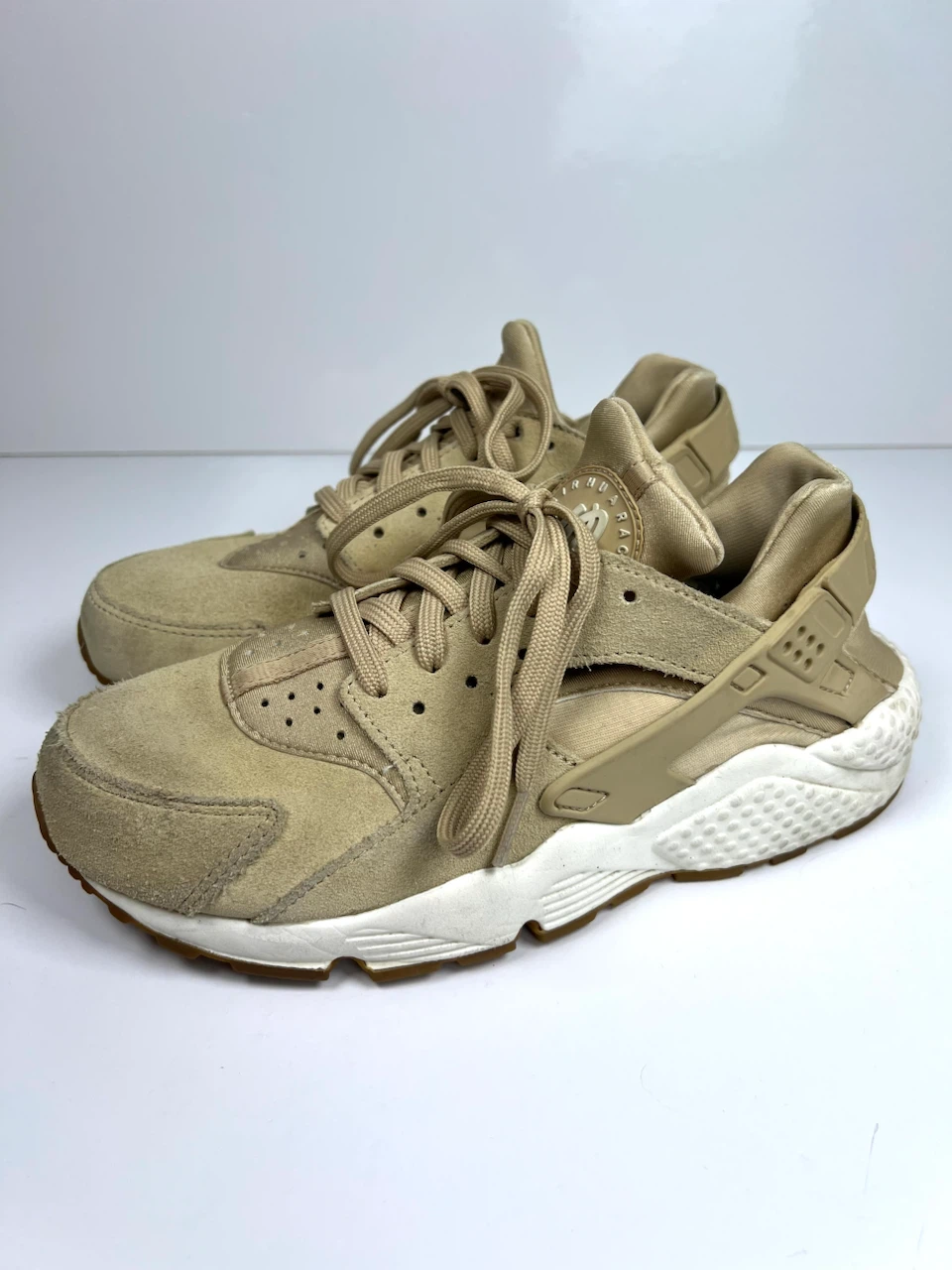 Nike Air Huarache Athletic Streetwear Shoes Women’s size 7.5/8.0