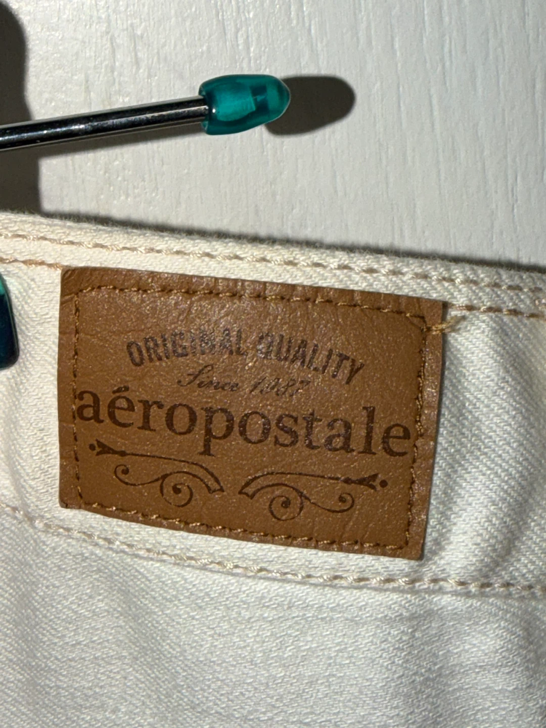 Y2K Aeropostale Low-Rise White Jeans Capris Size 13/14 - photo 4