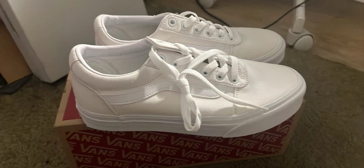 Vans Ward Triple White Women's Shoes Size 9 - photo 3