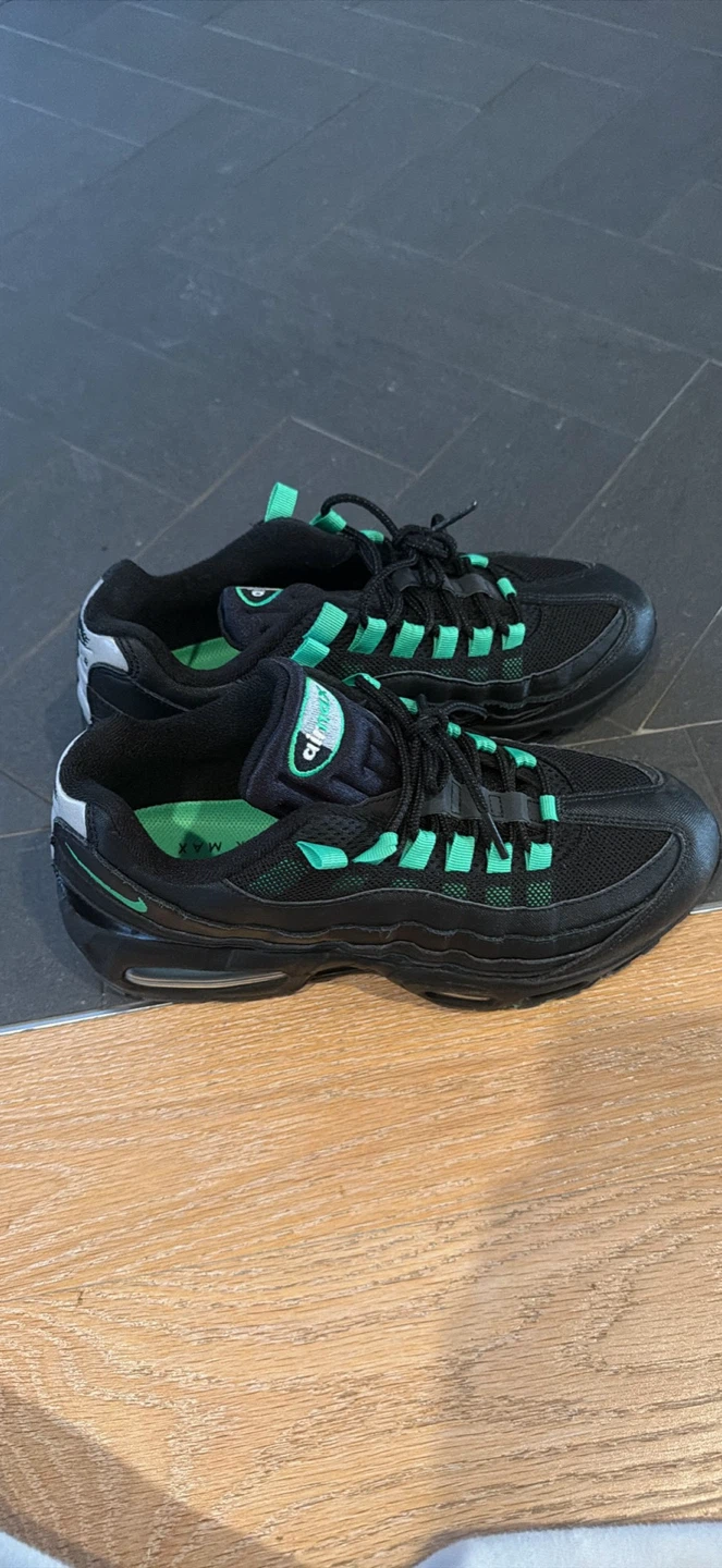 Nike Air Max 95 Sneakers Black and Green