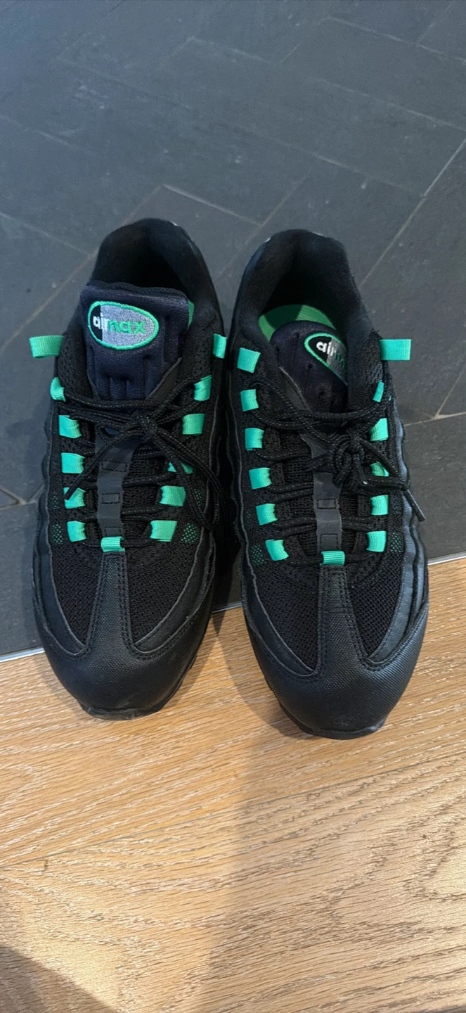 Nike Air Max 95 Sneakers Black and Green - photo 2