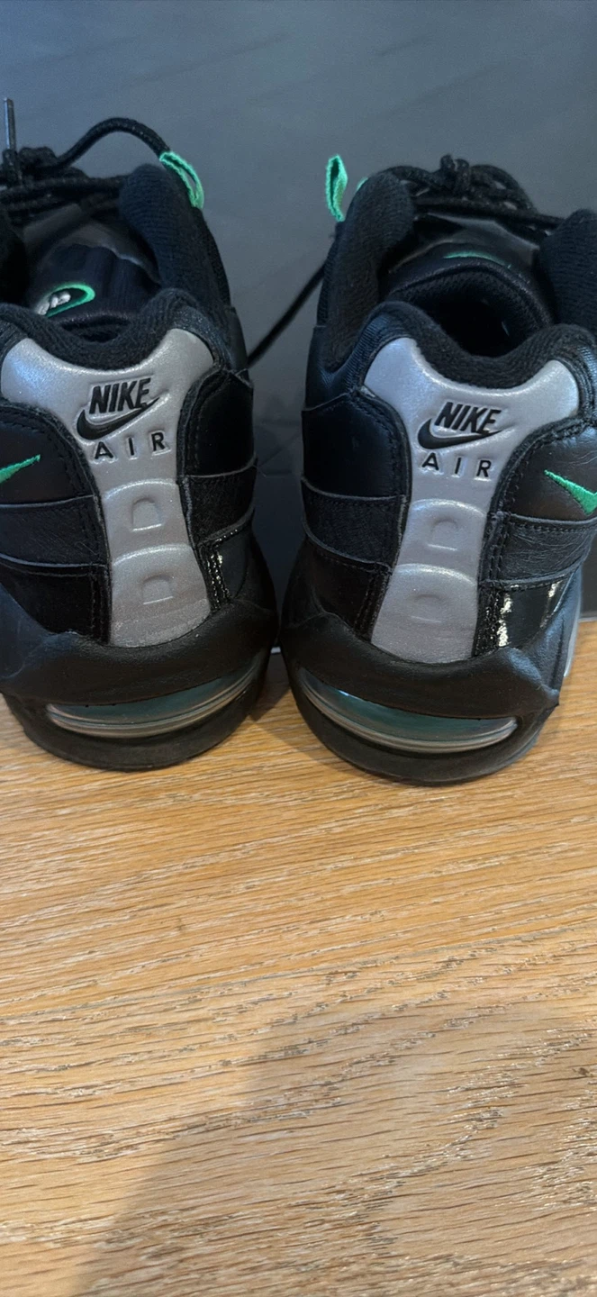 Nike Air Max 95 Sneakers Black and Green - photo 4