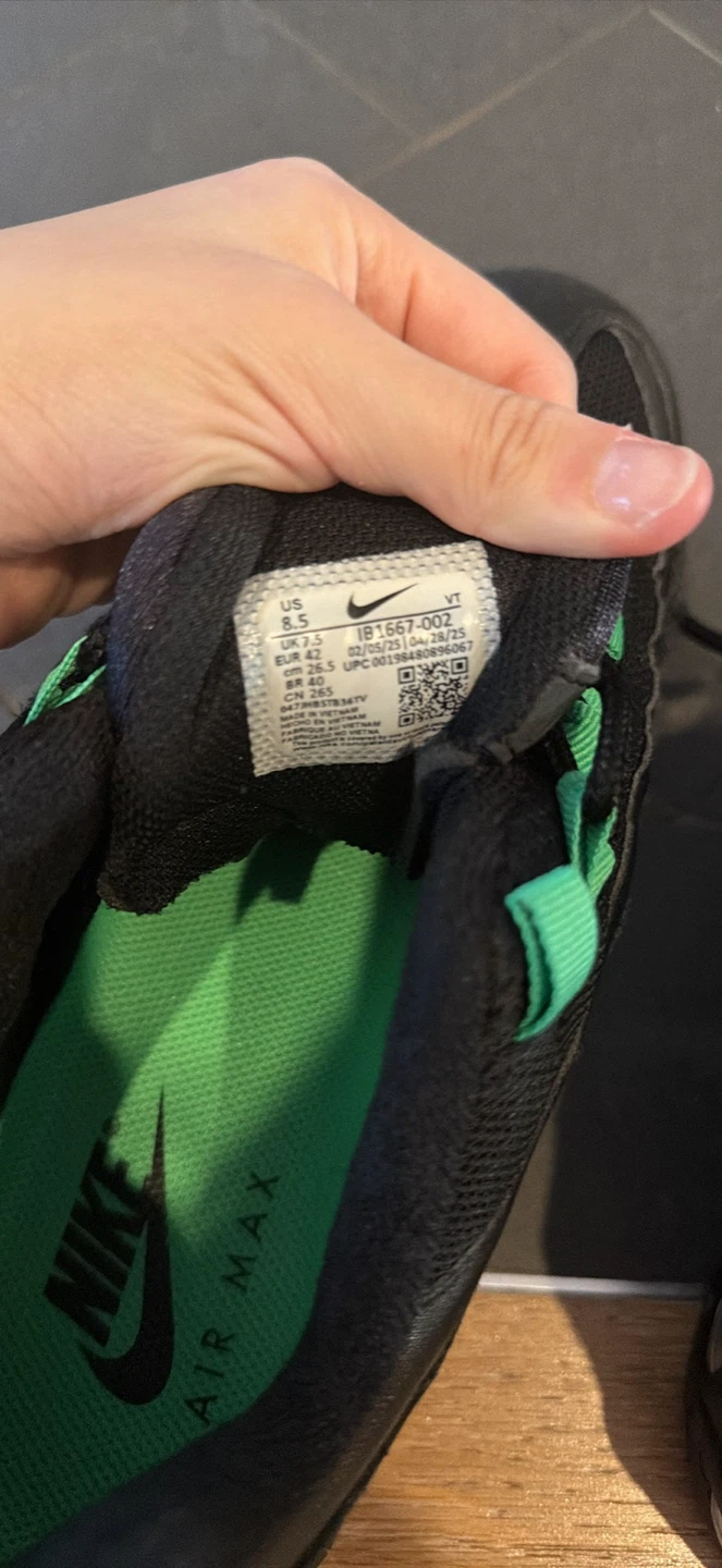 Nike Air Max 95 Sneakers Black and Green - photo 5