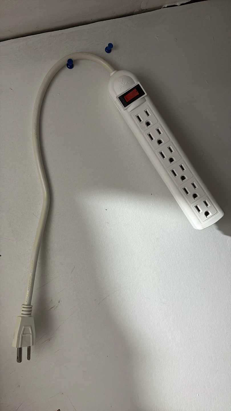 Belkin 6-Outlet Power Bar - photo 3