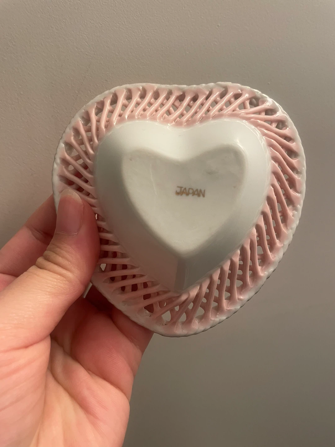 Vintage Heart-Shaped Porcelain Trinket Dish - photo 2