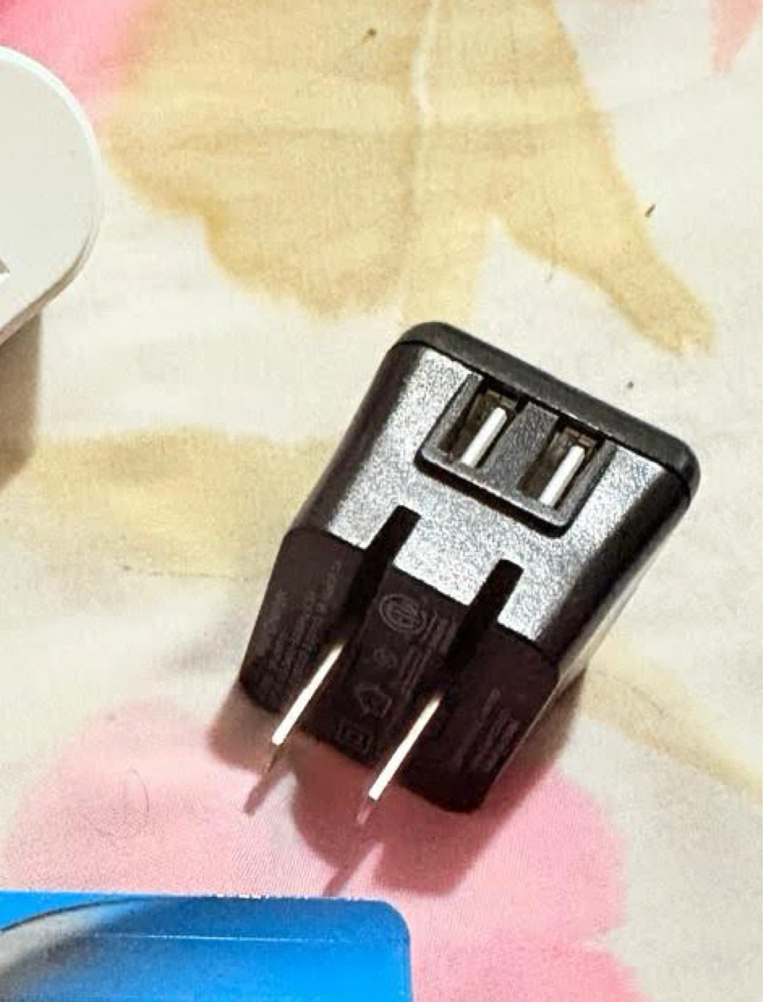 Dual Port USB Wall Charger - photo 4