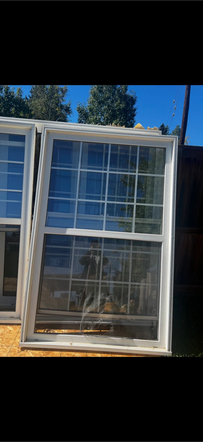 3 Large White Vinyl Windows – Double Pane + Screens - photo 3