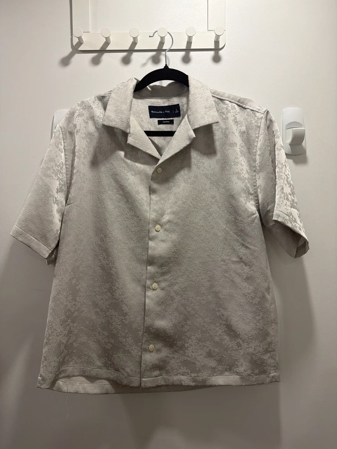 Abercrombie & Fitch Cropped Button-Down Shirt