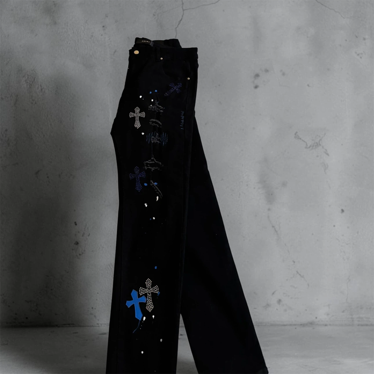 AMIRI Black Denim Jeans with Cross Details - photo 3