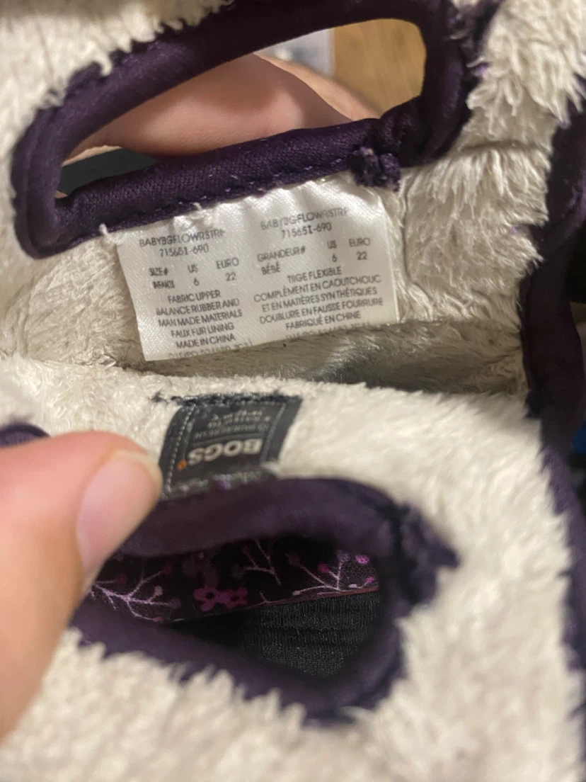 Bogs baby boots size 6 - photo 2