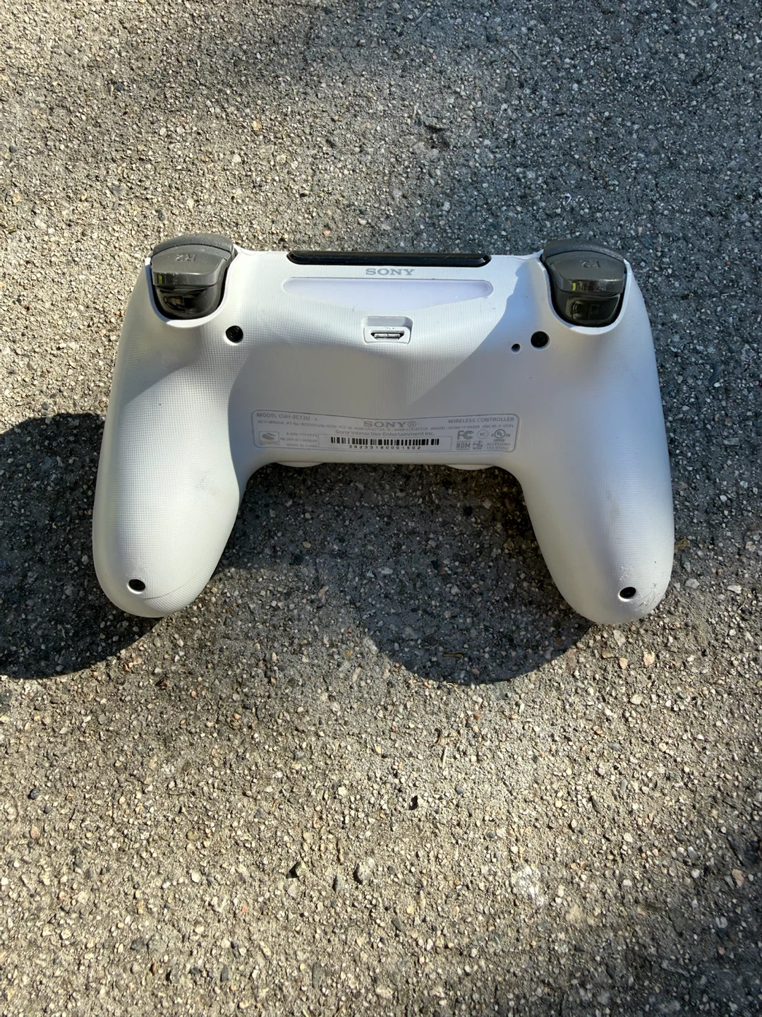 Sony PlayStation 4 DualShock 4 Wireless Controller - White - photo 3