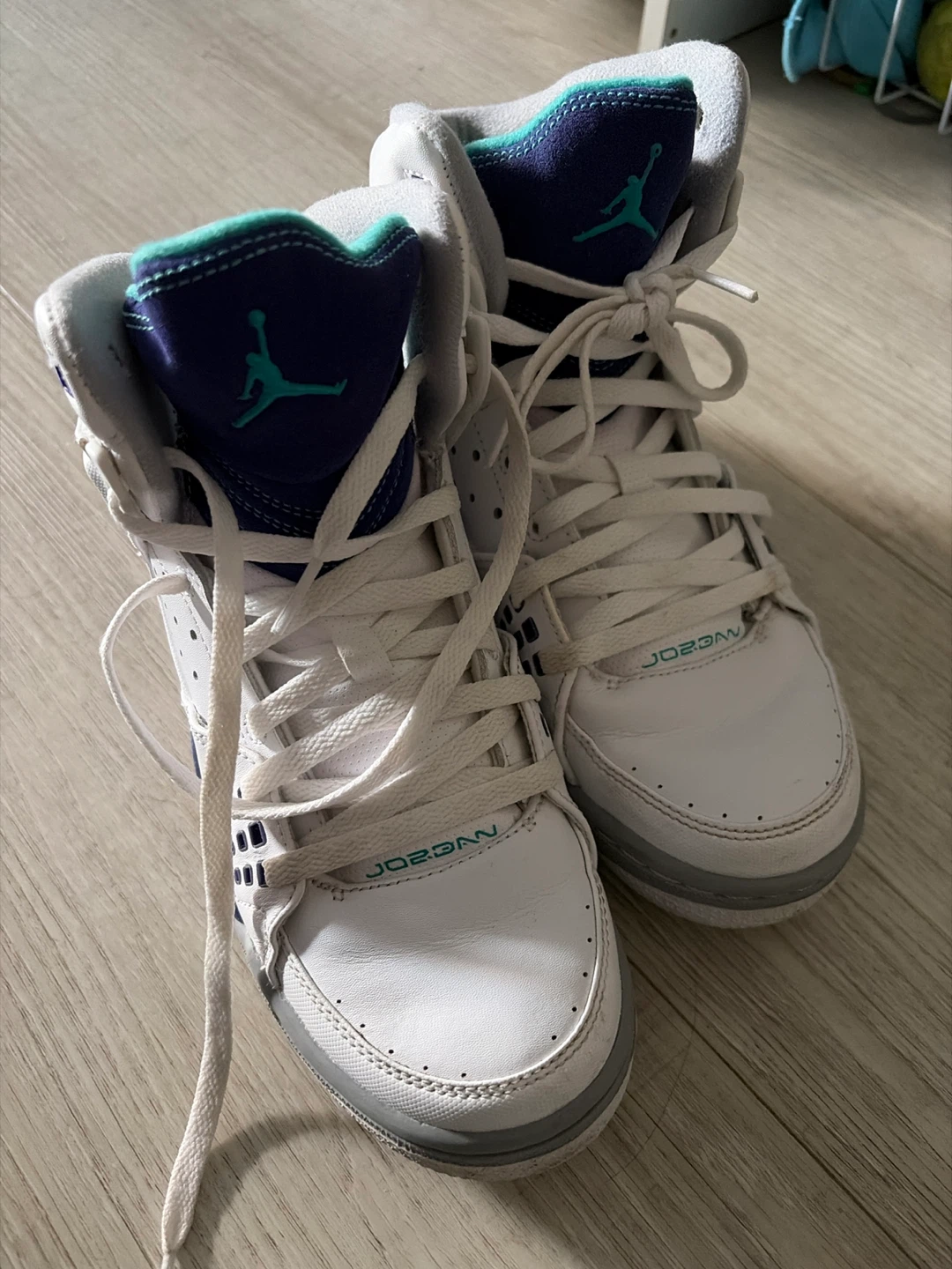 Jordan 538699-109 Youth Size 6.5Y