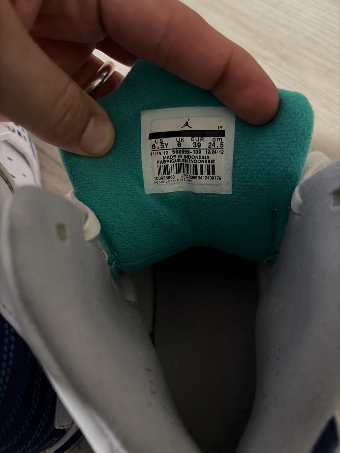 Jordan 538699-109 Youth Size 6.5Y - photo 2