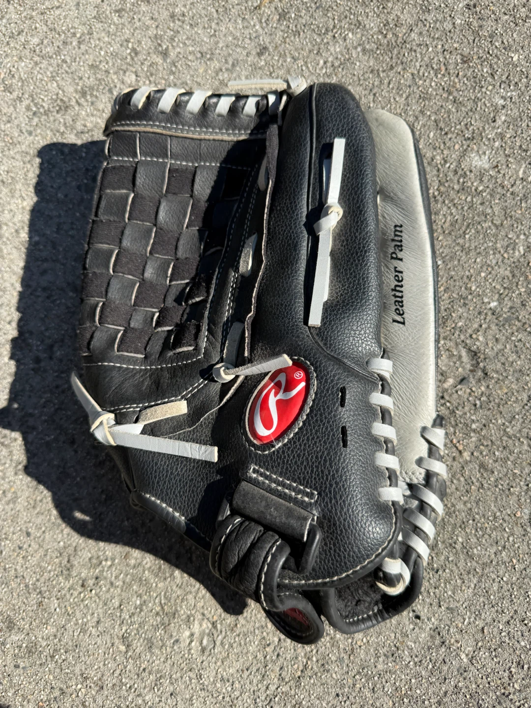 Rawlings RSB140GB 14 inch baseball glove - photo 2