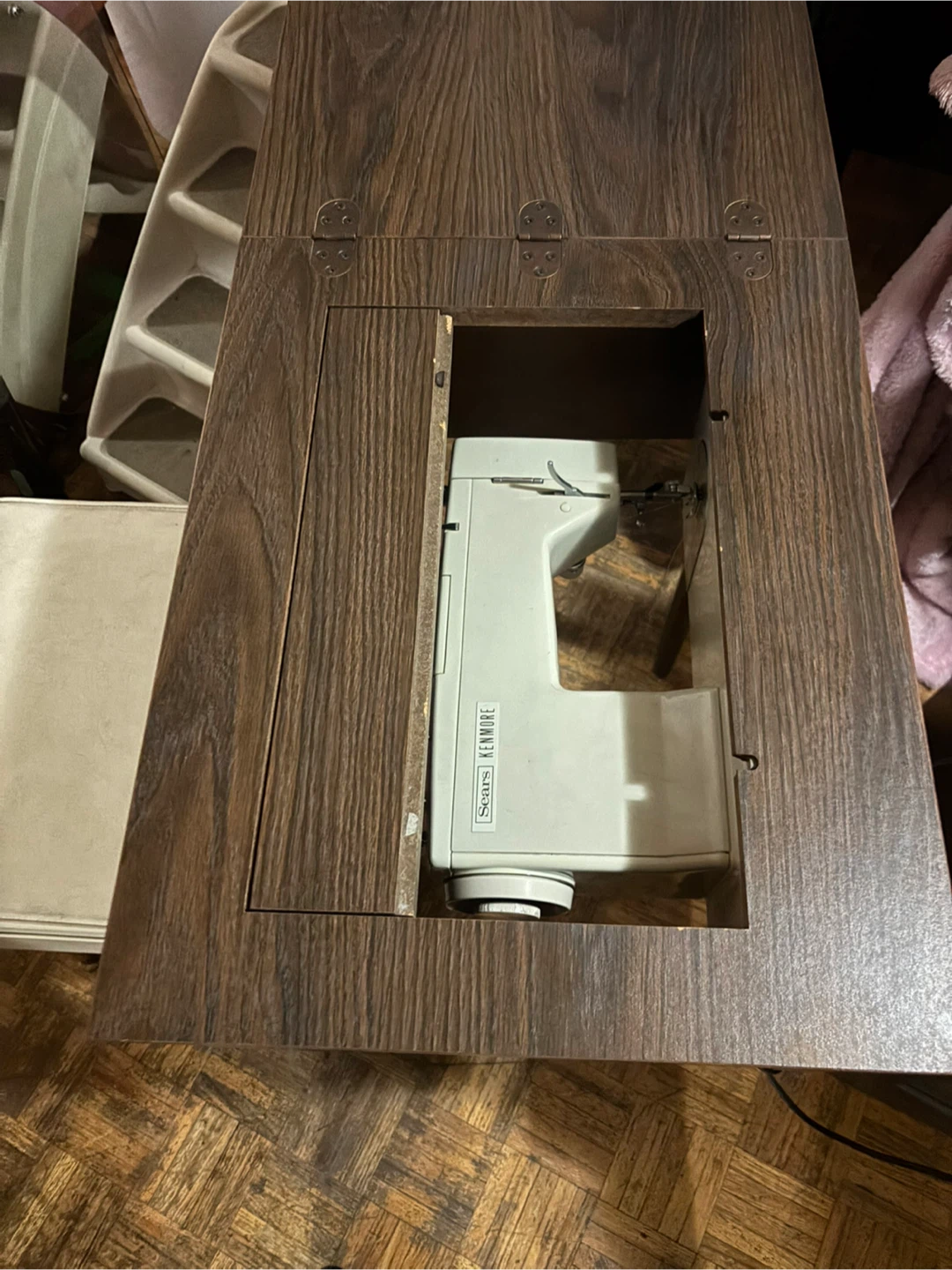 Vintage Kenmore 158 Sewing Machine in Wooden Cabinet - photo 4